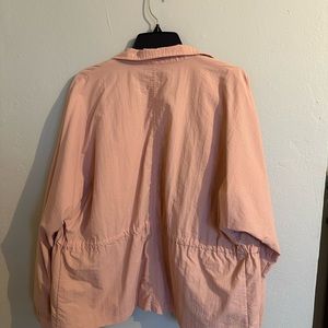 Women’s windbreaker